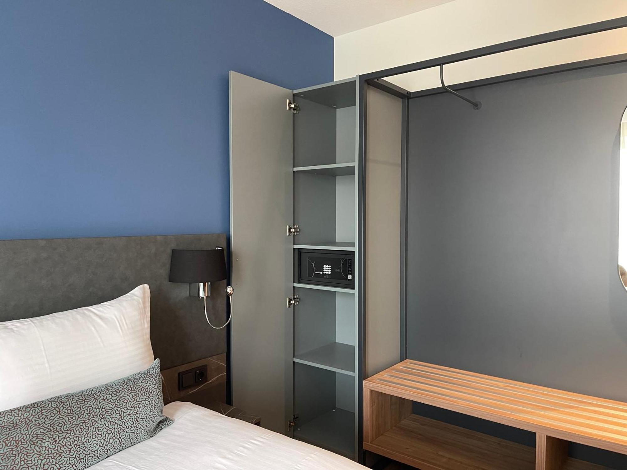 Ozo Antares Airport Hotel