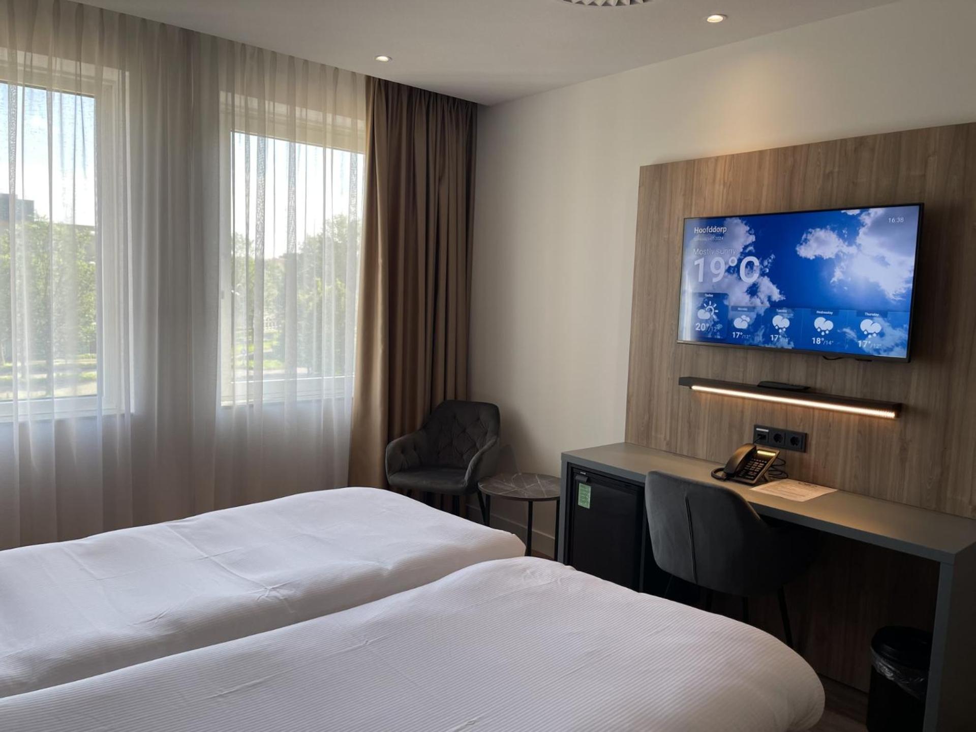 Hotel Ozo Antares Airport 3*