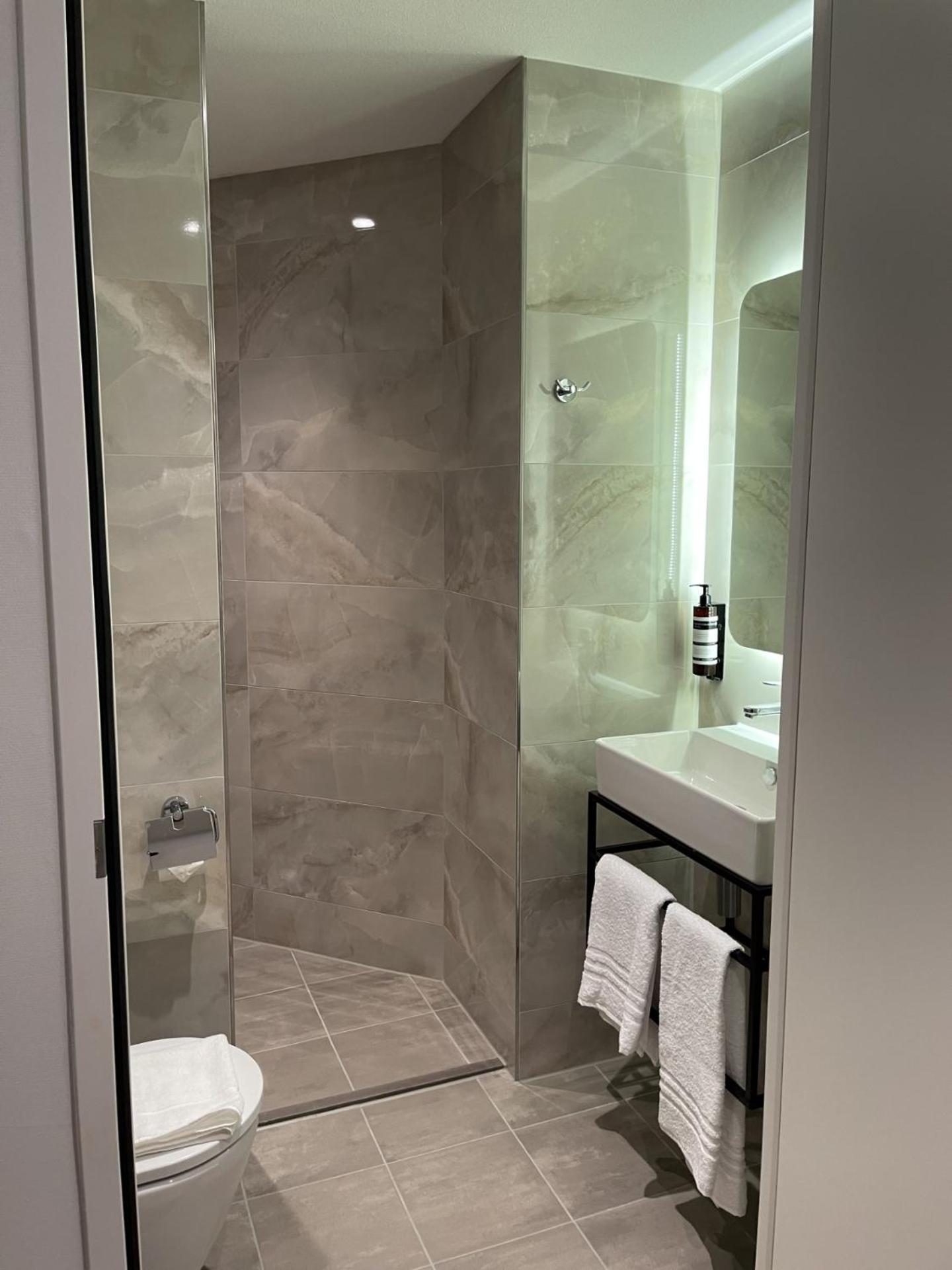 Hotel Ozo Antares Airport